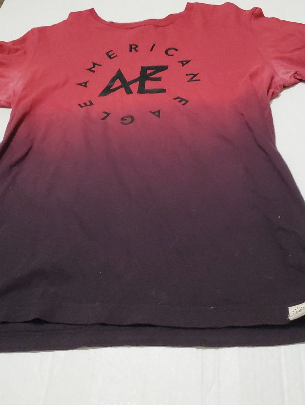 American Eagle Red to Black Ombre Large Logo T-Shirt M